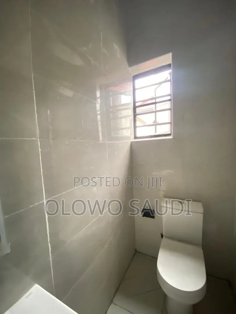 3bdrm Apartment in Caanan Estate, Olokonla for rent in Olokonla