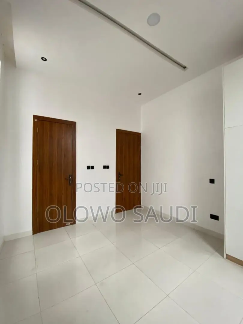 3bdrm Apartment in Caanan Estate, Olokonla for rent in Olokonla