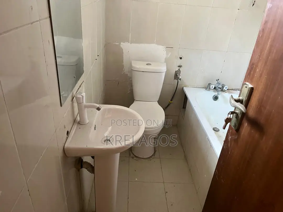 4bdrm Duplex in Sangotedo for sale in Sangotedo
