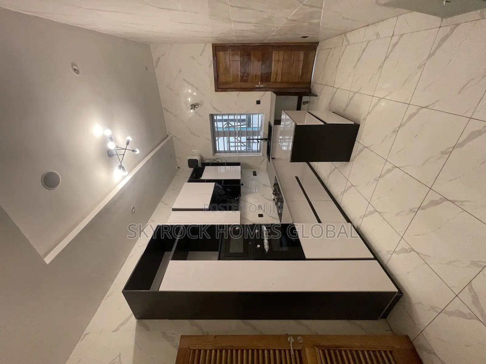 4bdrm Duplex in Agungi for sale in Agungi