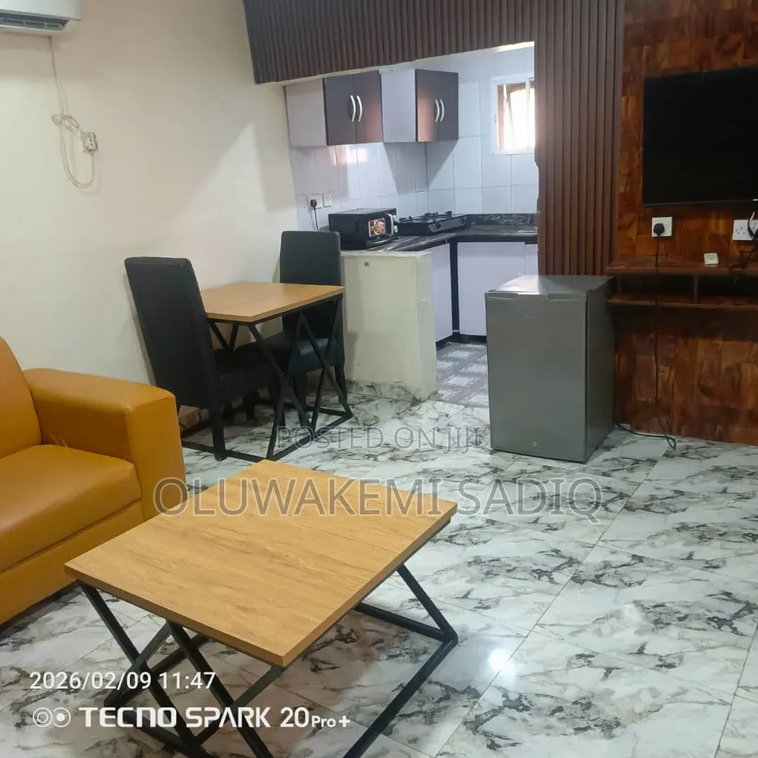 Furnished 6bdrm Apartment in Omole Phase1 for sale in Omole Phase 1
