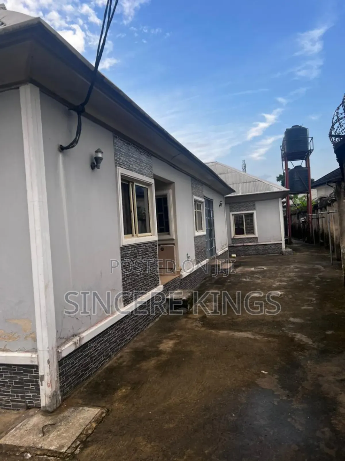 2 Units of 2 Bedroom Flats 2 Units of Selfcons 1 Bedroom Flat. in Uyo