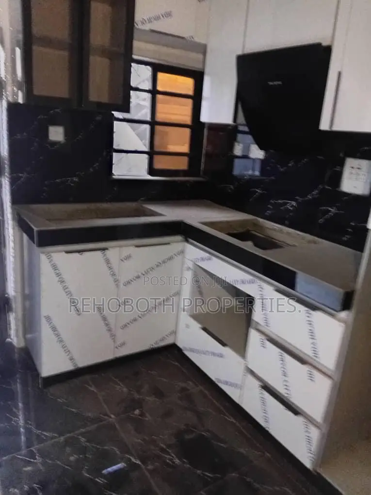 2bdrm Apartment in Oorefe Estate, Akala Express for rent in Akala Express