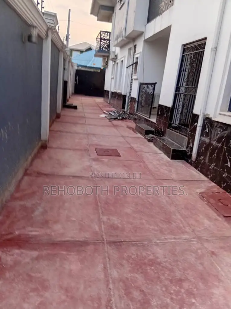 2bdrm Apartment in Oorefe Estate, Akala Express for rent in Akala Express