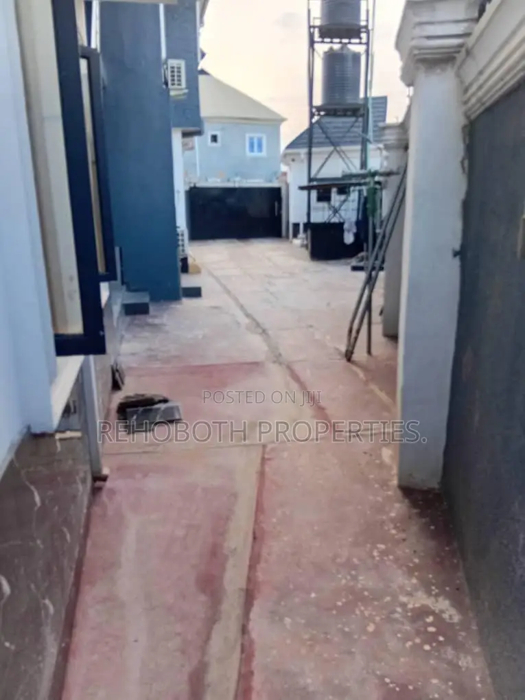 2bdrm Apartment in Oorefe Estate, Akala Express for rent in Akala Express