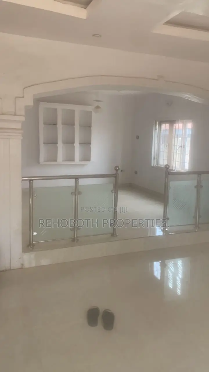 5bdrm Bungalow in Odeku Academic Road, Akala Express for rent in Akala Express