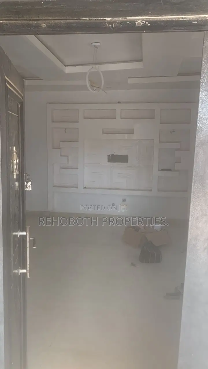 5bdrm Bungalow in Odeku Academic Road, Akala Express for rent in Akala Express