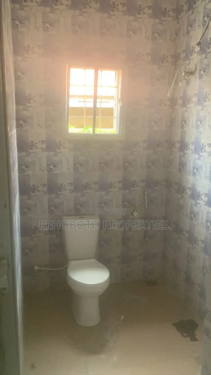 5bdrm Bungalow in Odeku Academic Road, Akala Express for rent in Akala Express