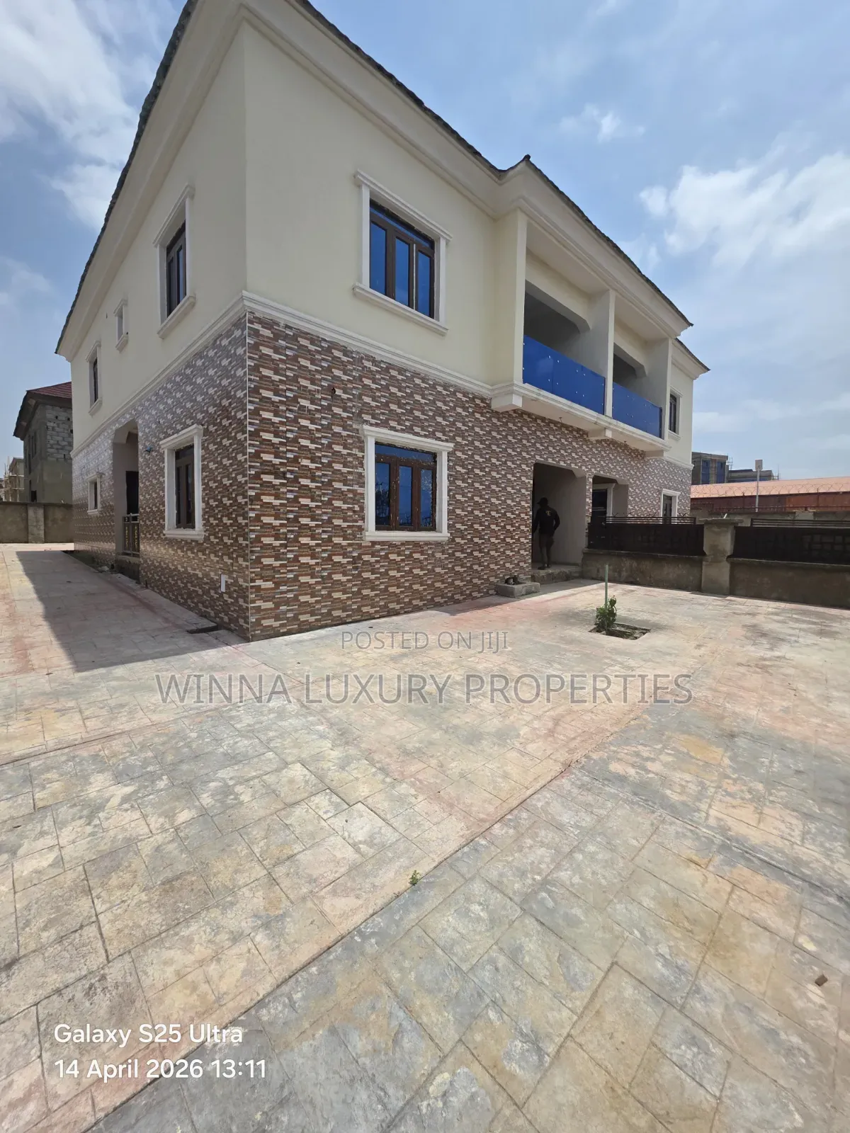4bdrm Duplex in Csl Royal Homes, Lugbe District for sale in Lugbe District