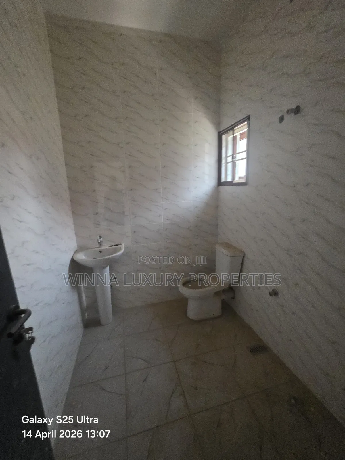 4bdrm Duplex in Csl Royal Homes, Lugbe District for sale in Lugbe District