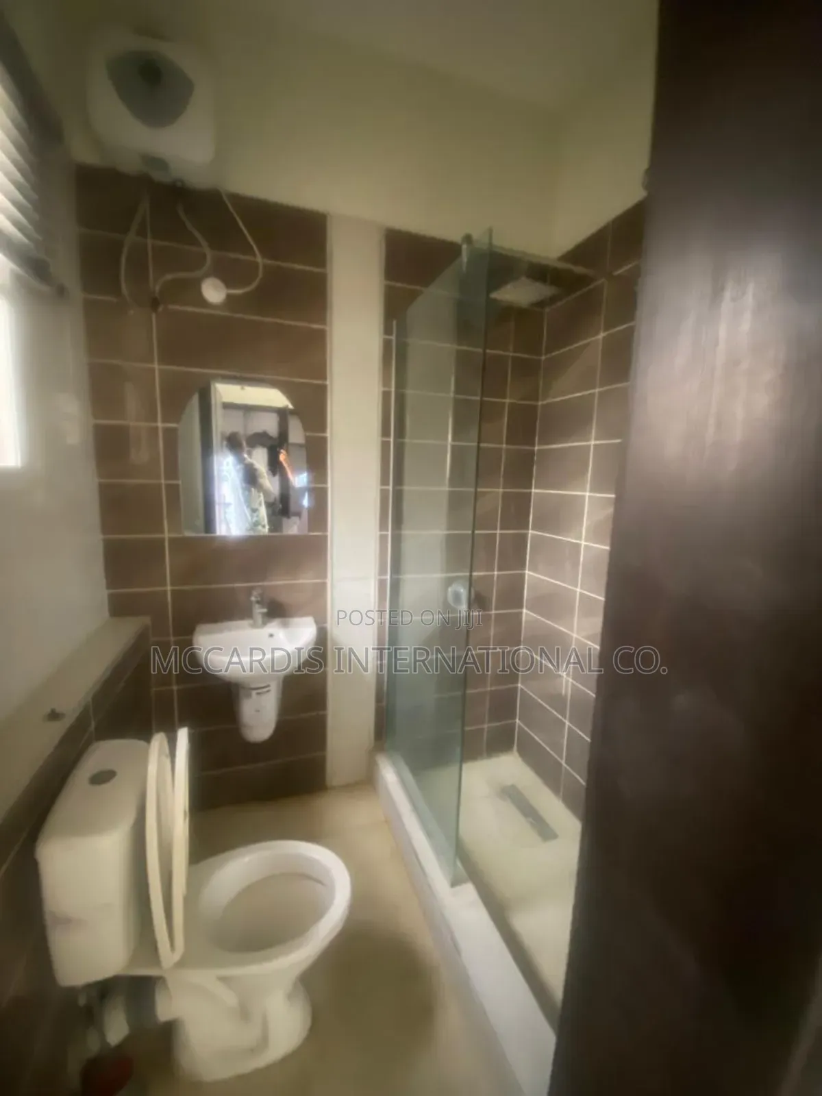 3bdrm Apartment in By Pinnacle Filling for rent in Lekki Phase 1