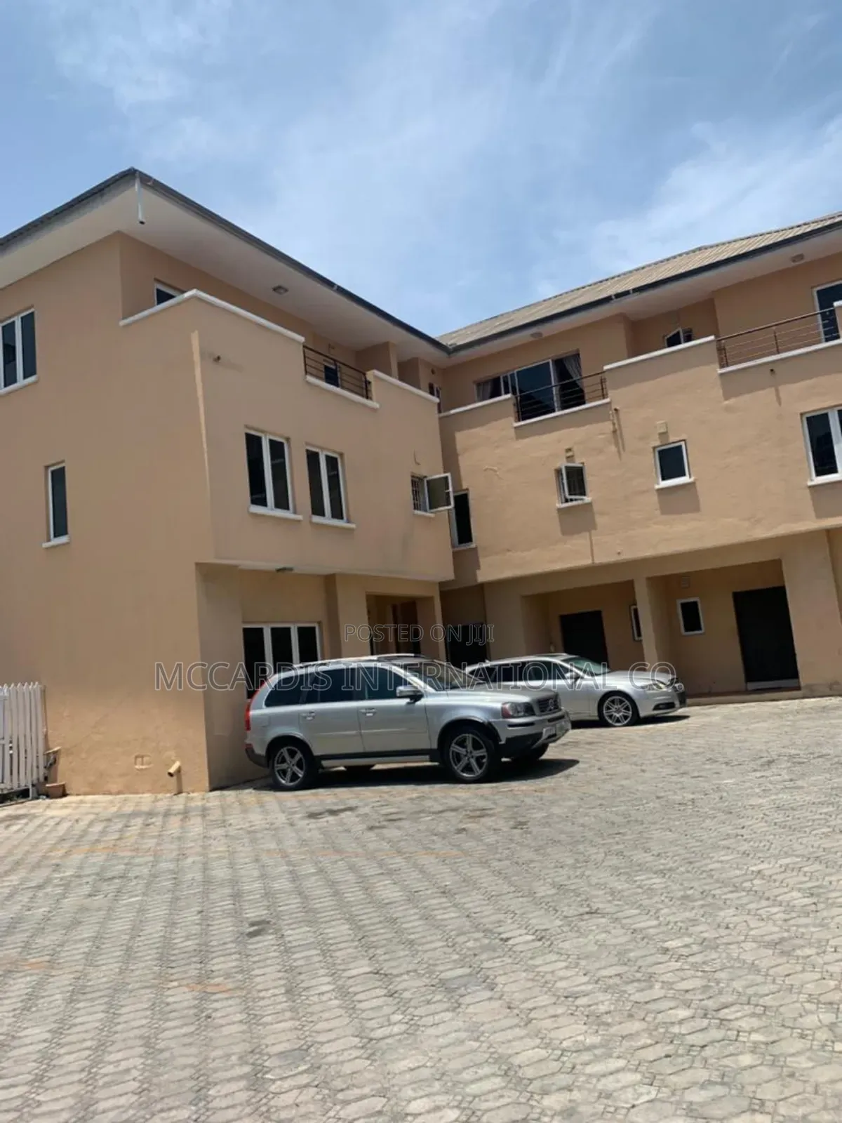 3bdrm Apartment in White Sand Street for rent in Lekki Phase 1
