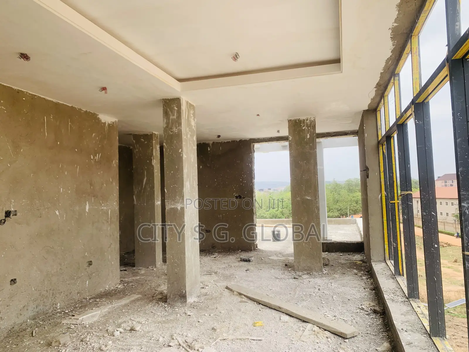 A Lunch and Restaurant Bar for Sale in Gaduwa