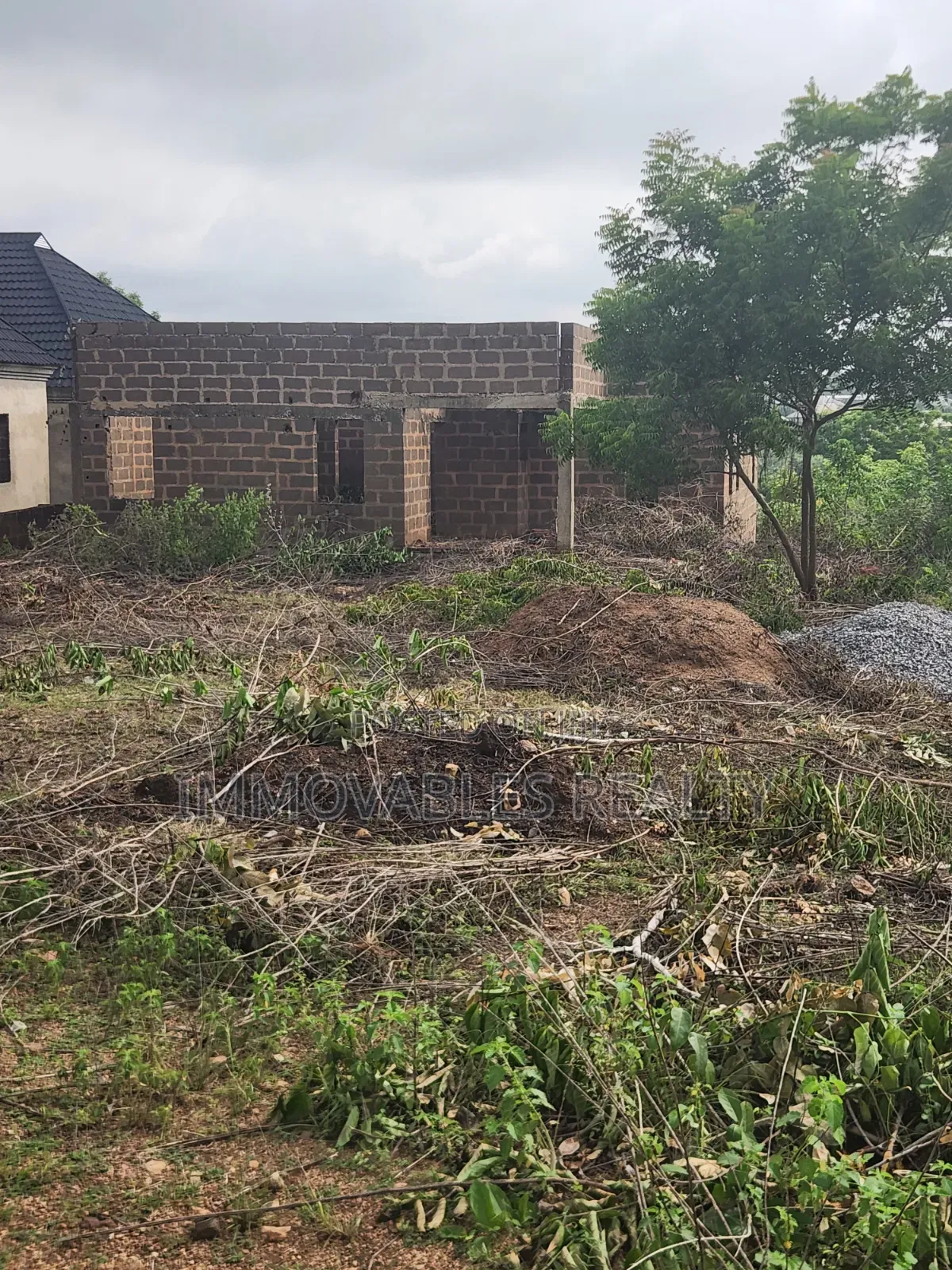 3bed Room Uncompleted Building in Abeokuta North