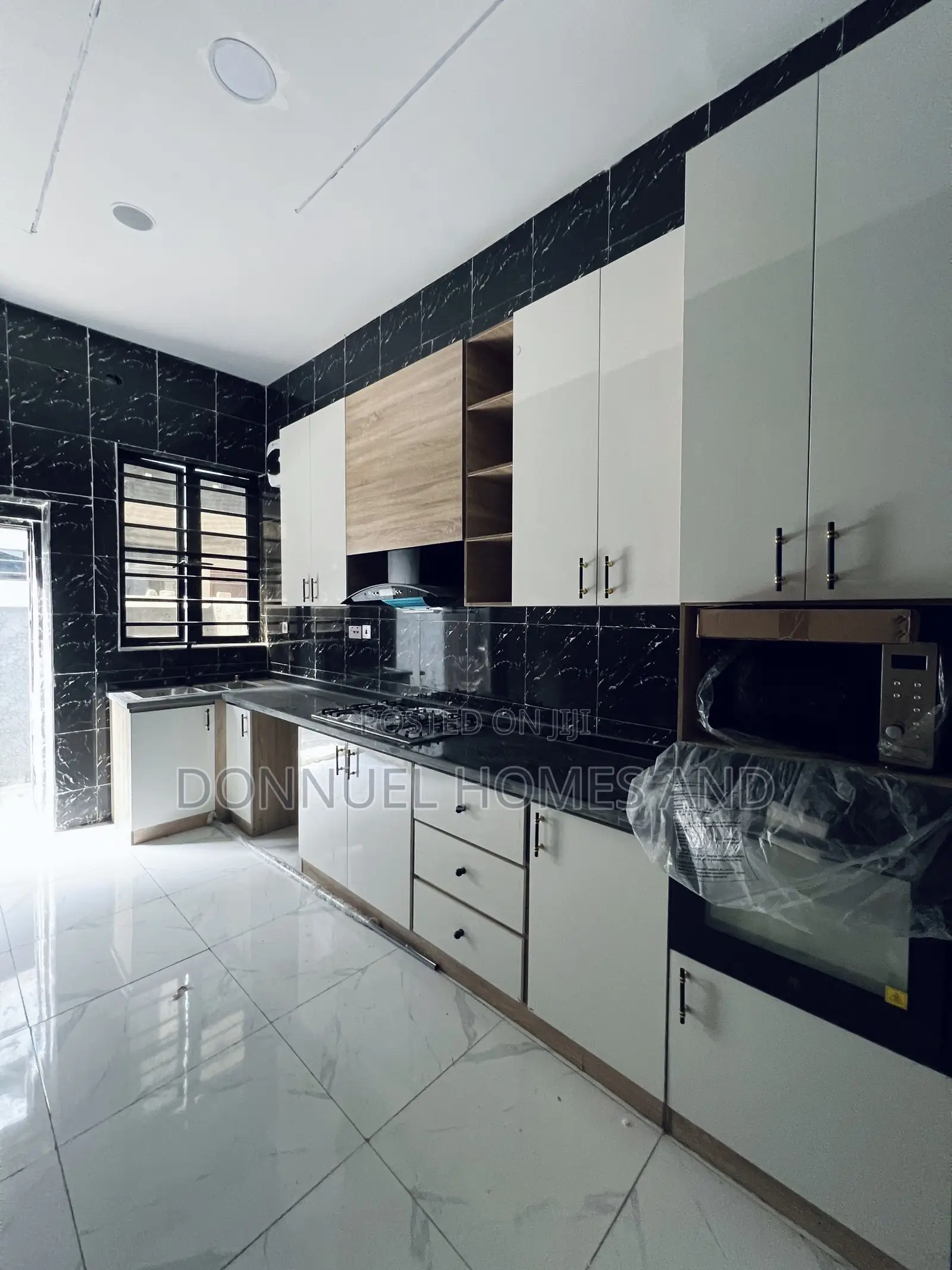 4bdrm Townhouse / Terrace in Ikota for rent in Ikota