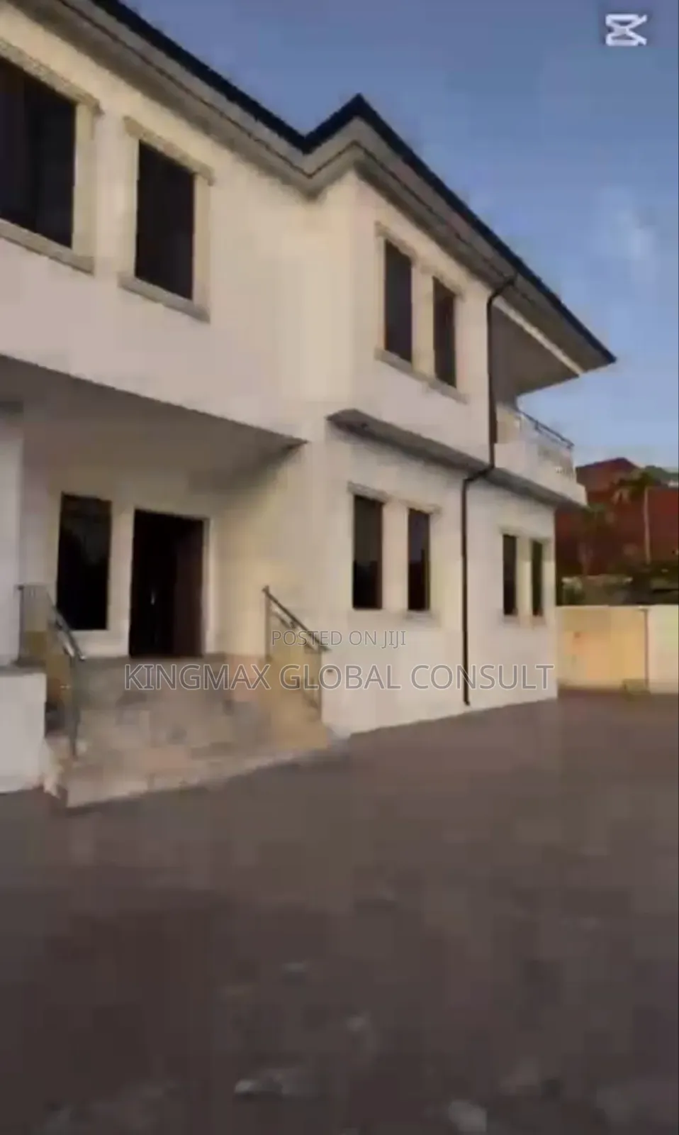 5bdrm Duplex in Prince And Princess for sale in Kaura