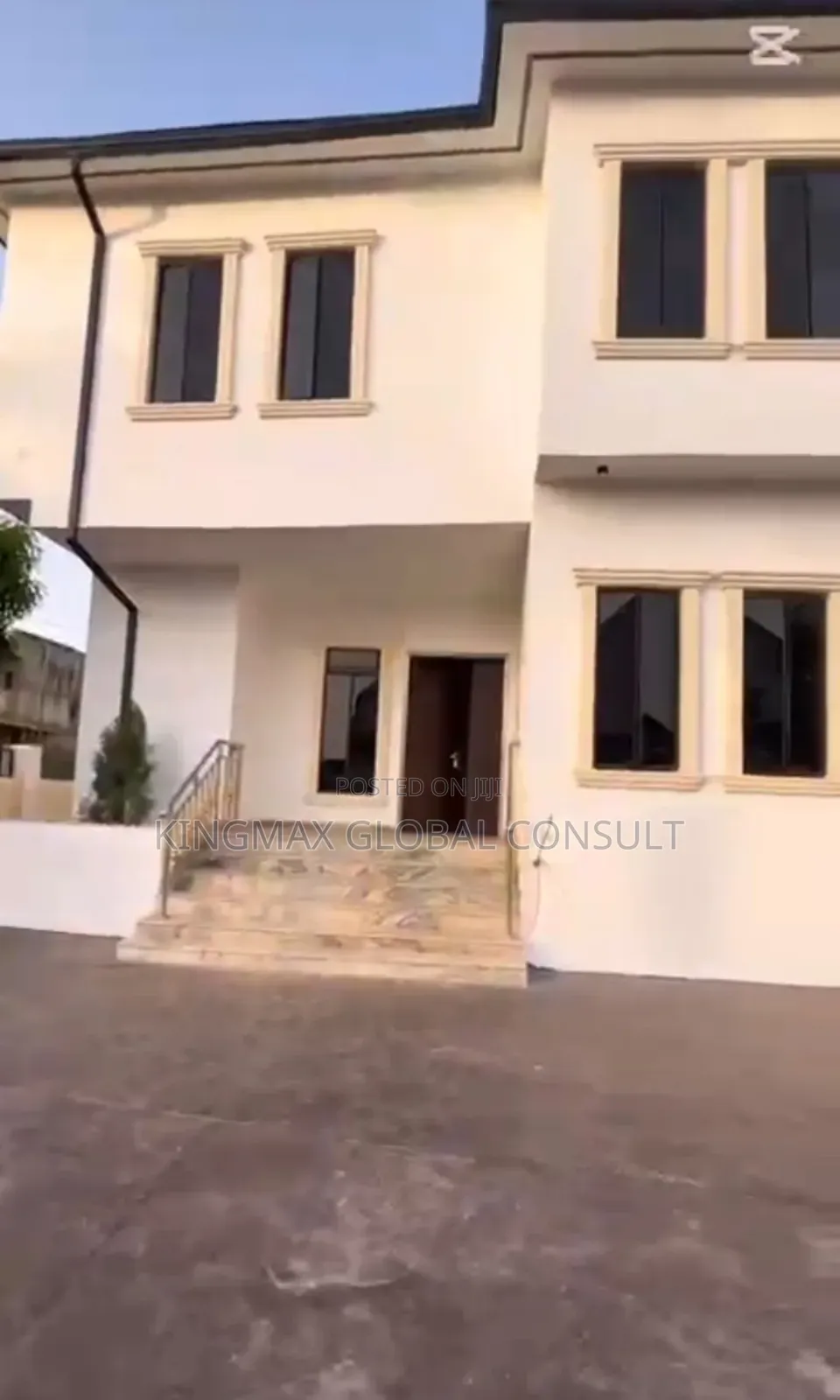 5bdrm Duplex in Prince And Princess for sale in Kaura