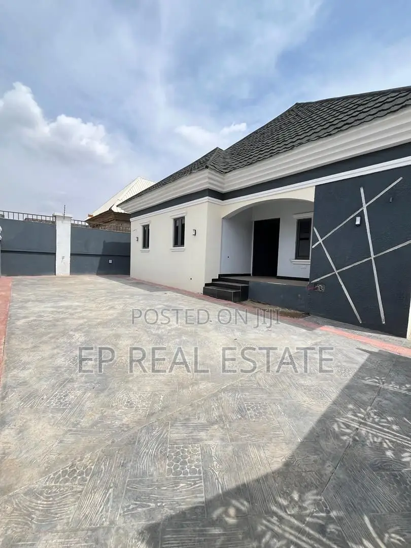 3bdrm Bungalow in Apo District for sale in Apo District