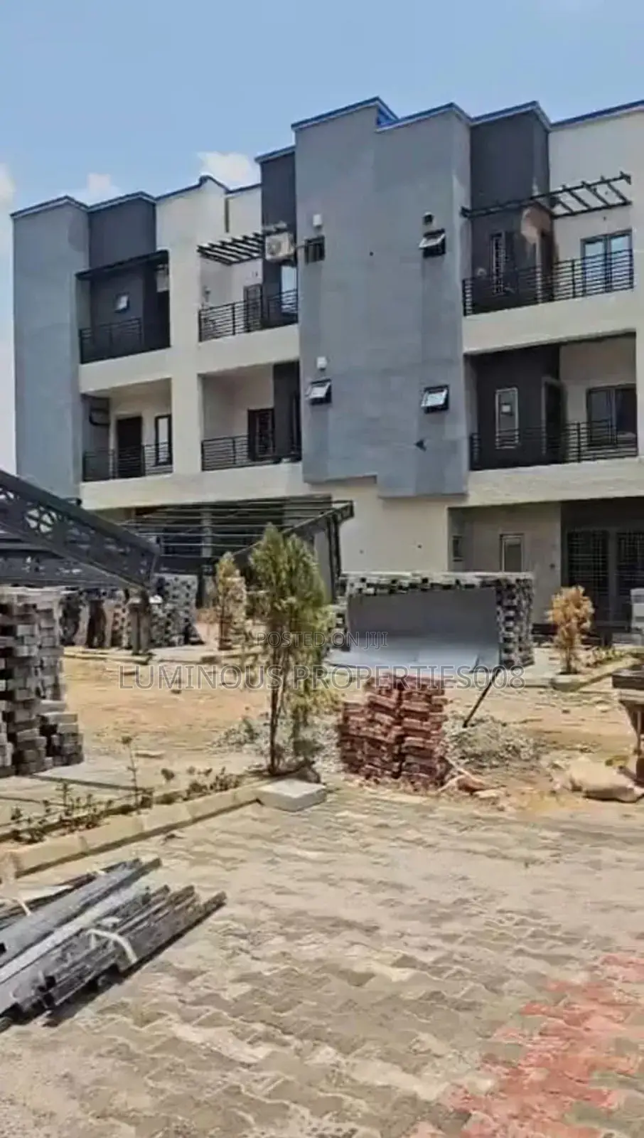 4bdrm Duplex in Tangerine Exquisite, Life Camp for sale in Life Camp