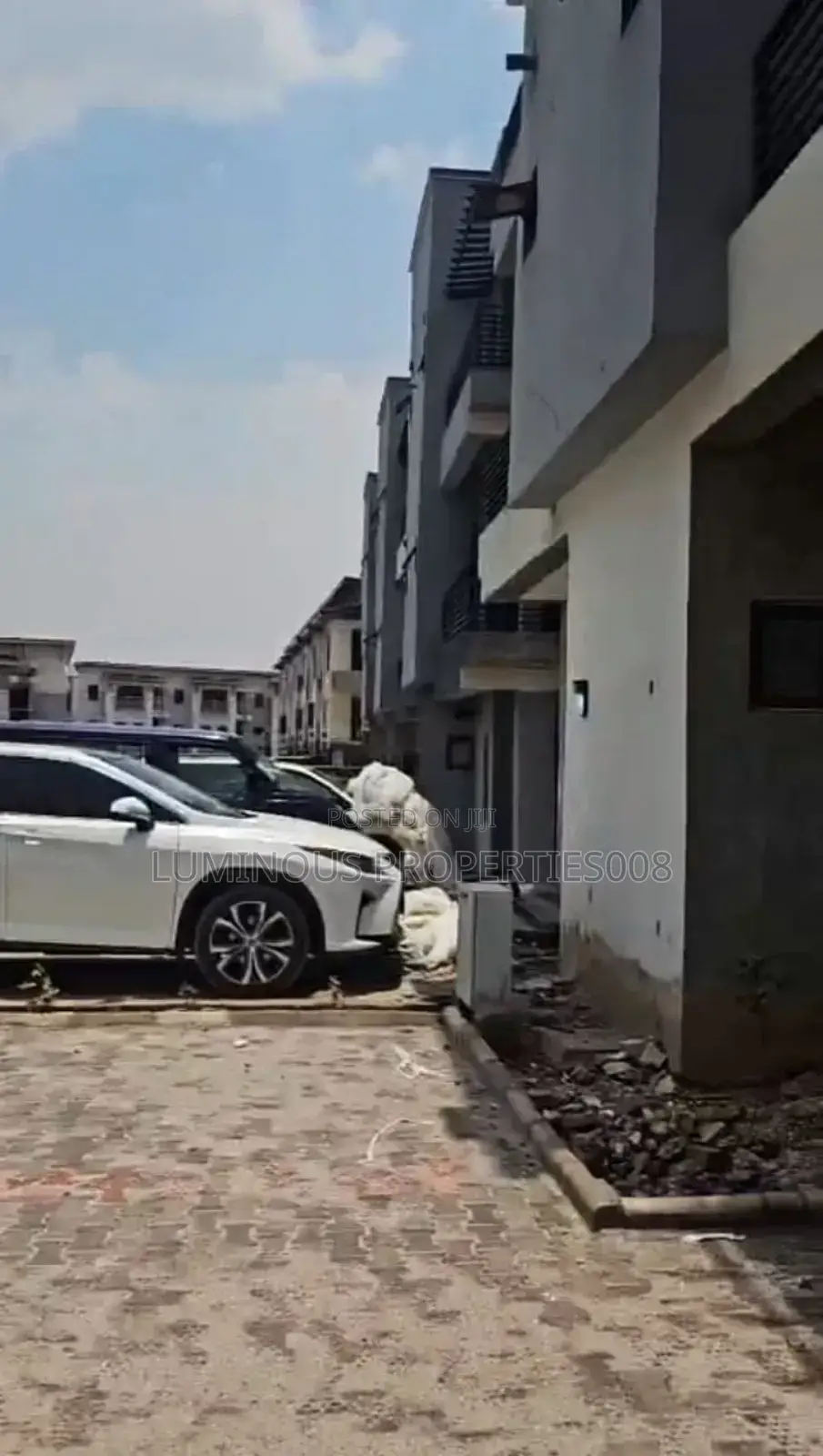 4bdrm Duplex in Tangerine Exquisite, Life Camp for sale in Life Camp