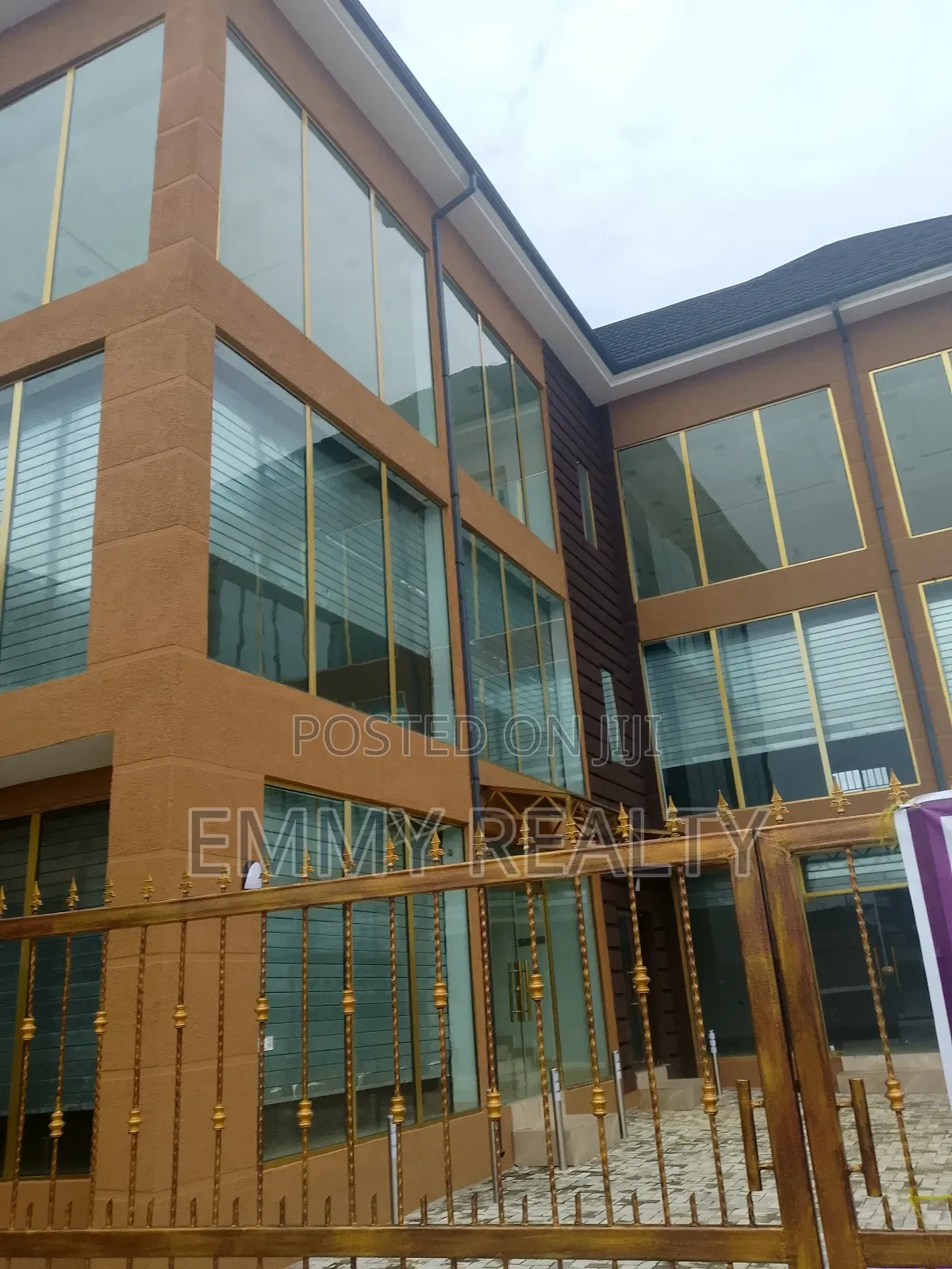 Brand New Plaza/Showroom/Shop in Port-Harcourt
