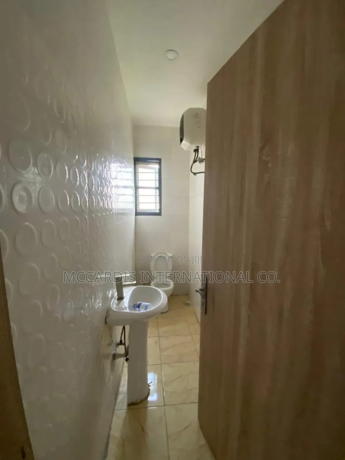 3bdrm Apartment in Inside A Mini Estate for rent in Ikate