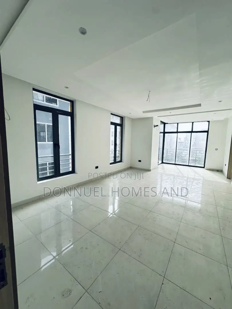 3bdrm Apartment in Lekki Phase 1 for sale in Lekki Phase 1