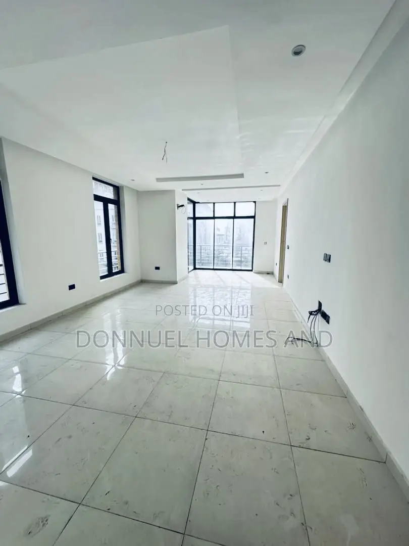 3bdrm Apartment in Lekki Phase 1 for sale in Lekki Phase 1