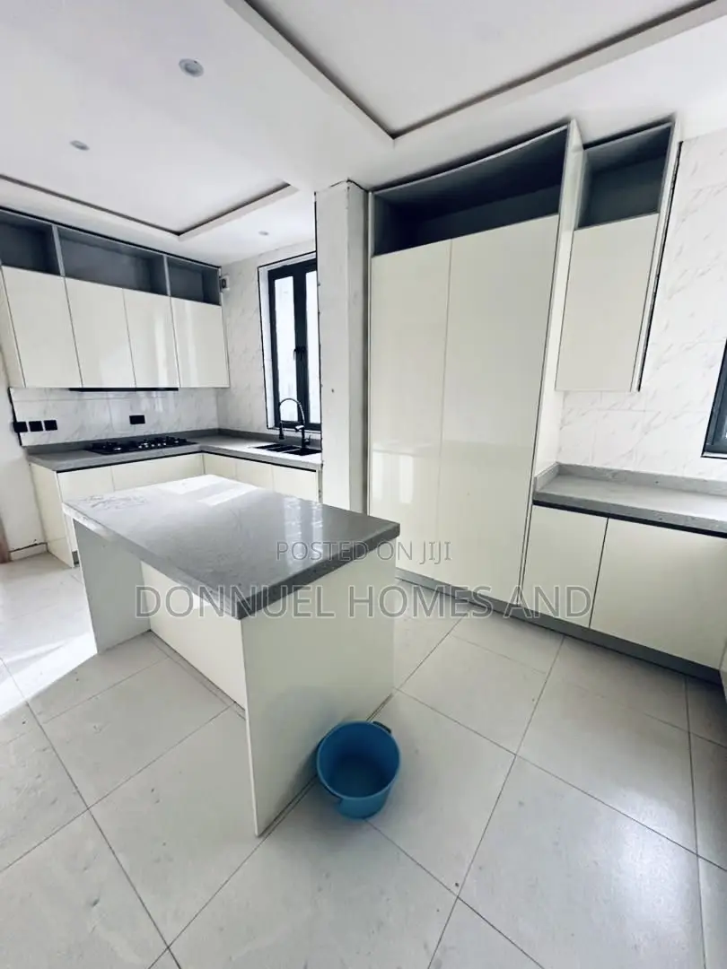 3bdrm Apartment in Lekki Phase 1 for sale in Lekki Phase 1