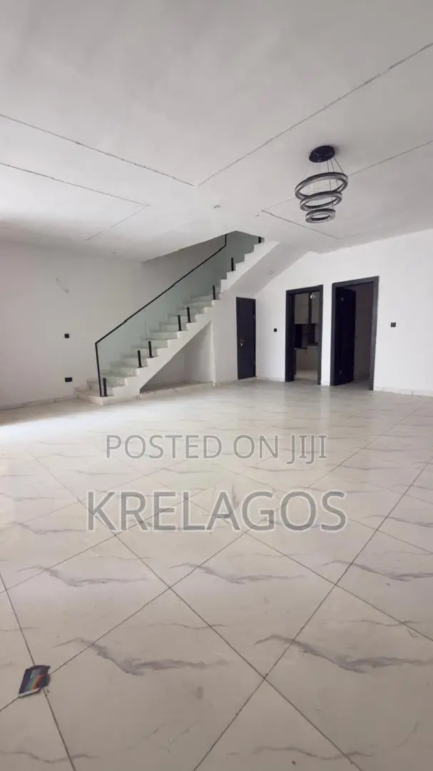 4bdrm Duplex in Ikota for rent in Ikota