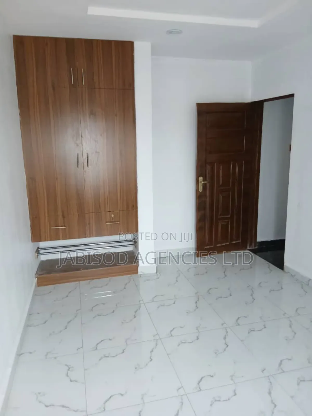 3bdrm Block of Flats in Moleye, Alagomeji for sale in Alagomeji