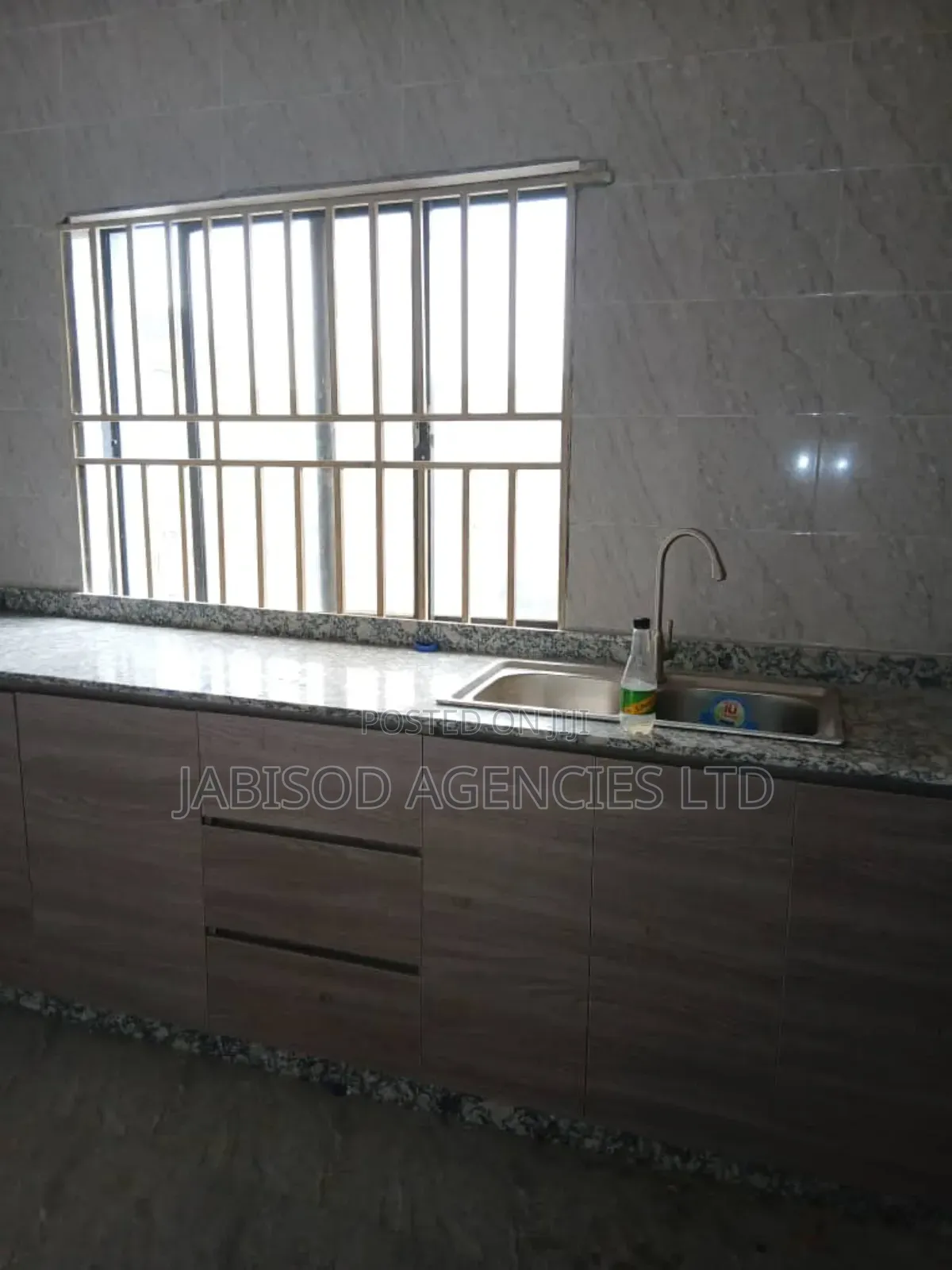 3bdrm Block of Flats in Moleye, Alagomeji for sale in Alagomeji
