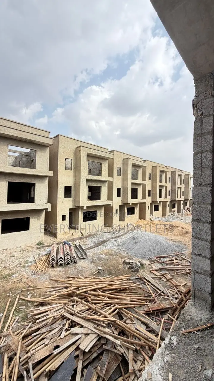 3 Bedroom With Bq in Katampe