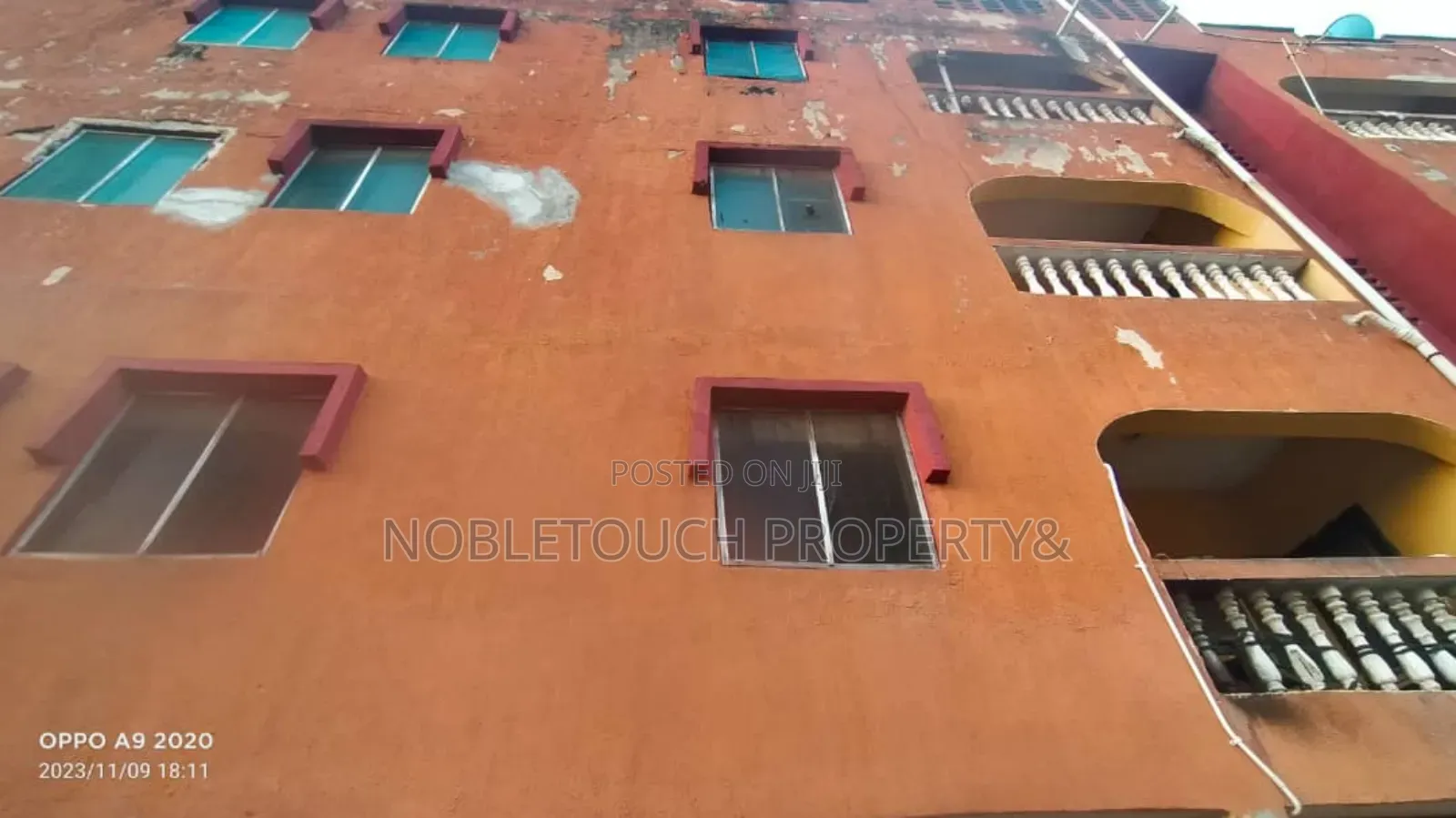 3bdrm Block of Flats in Satellite Town Lagos for sale in Satellite Town