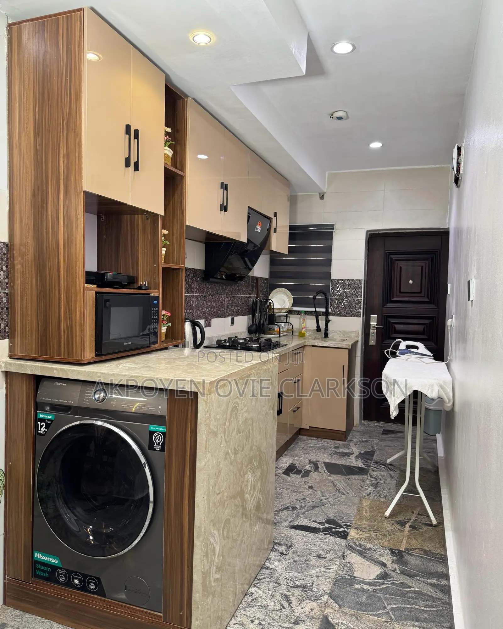Luxurious 1 Bed Located in Jahi Special Offer in Jahi