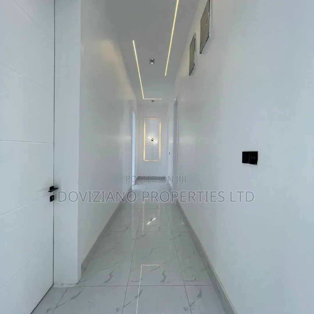 5bdrm Duplex in Lekki Phase 1 for sale in Lekki Phase 1