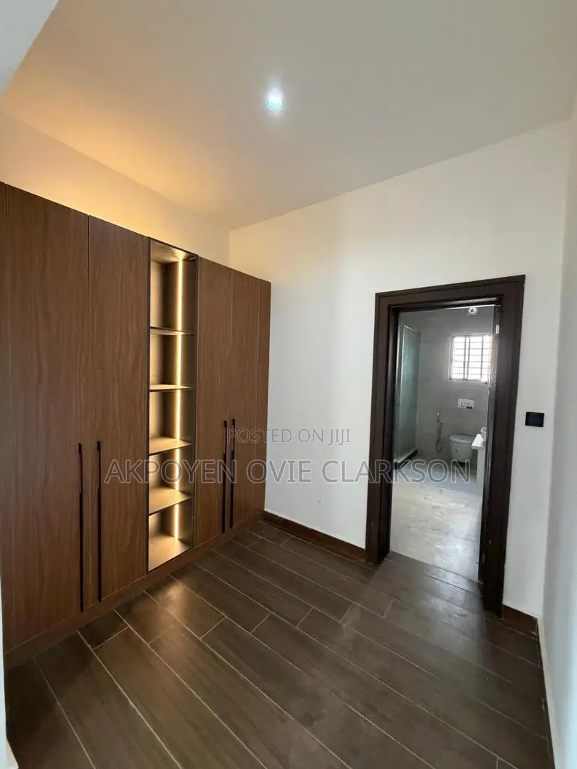 7bdrm Apartment in Asokoro for sale in Asokoro