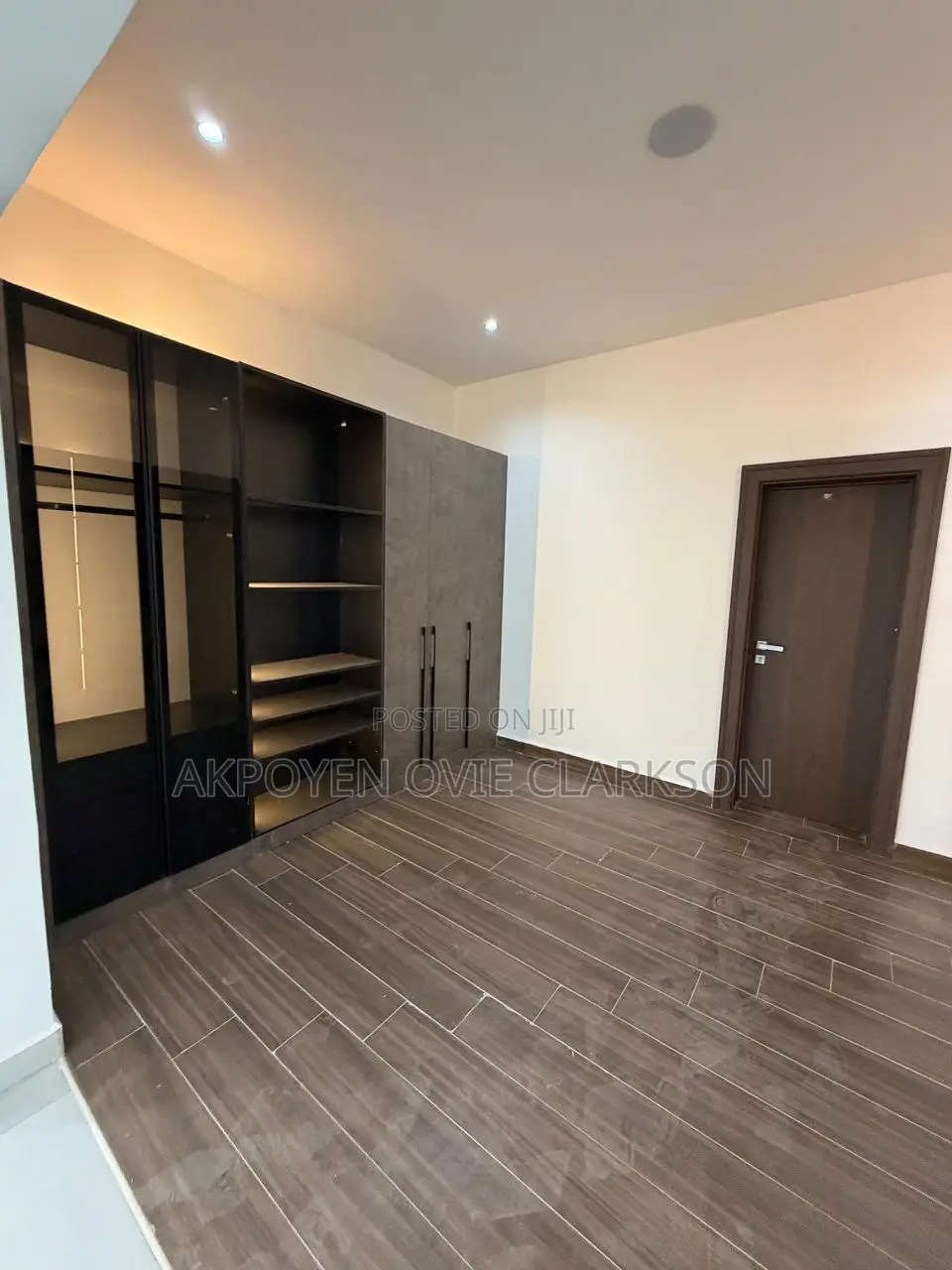 7bdrm Apartment in Asokoro for sale in Asokoro