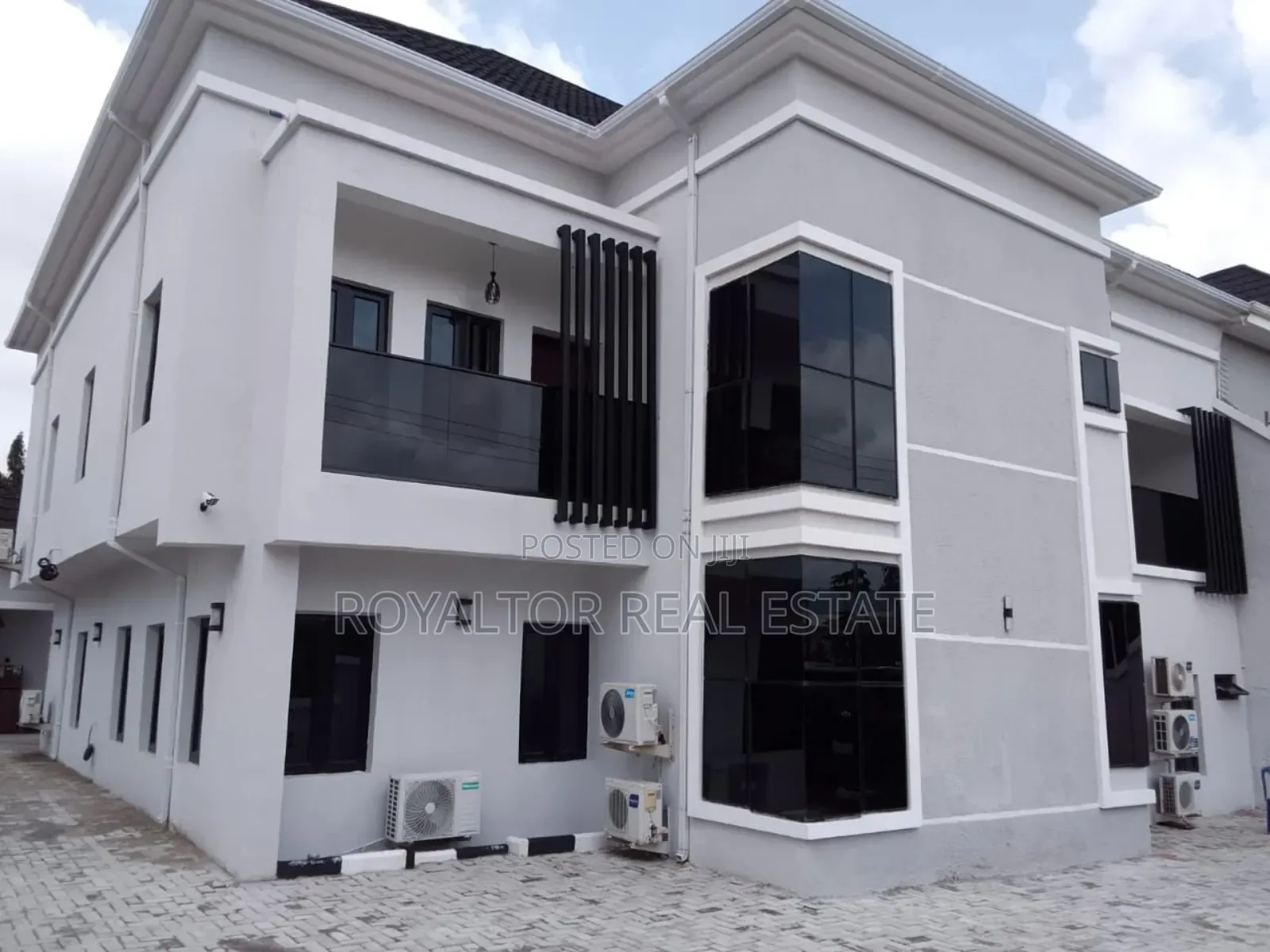 Furnished 5bdrm Duplex in Royaltor Real Estate, Life Camp for sale in Life Camp