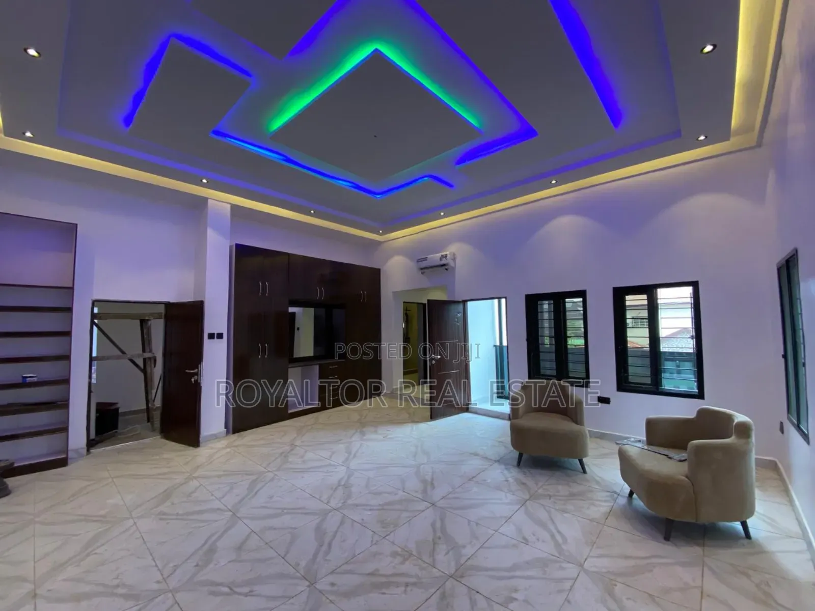 Furnished 5bdrm Duplex in Royaltor Real Estate, Life Camp for sale in Life Camp