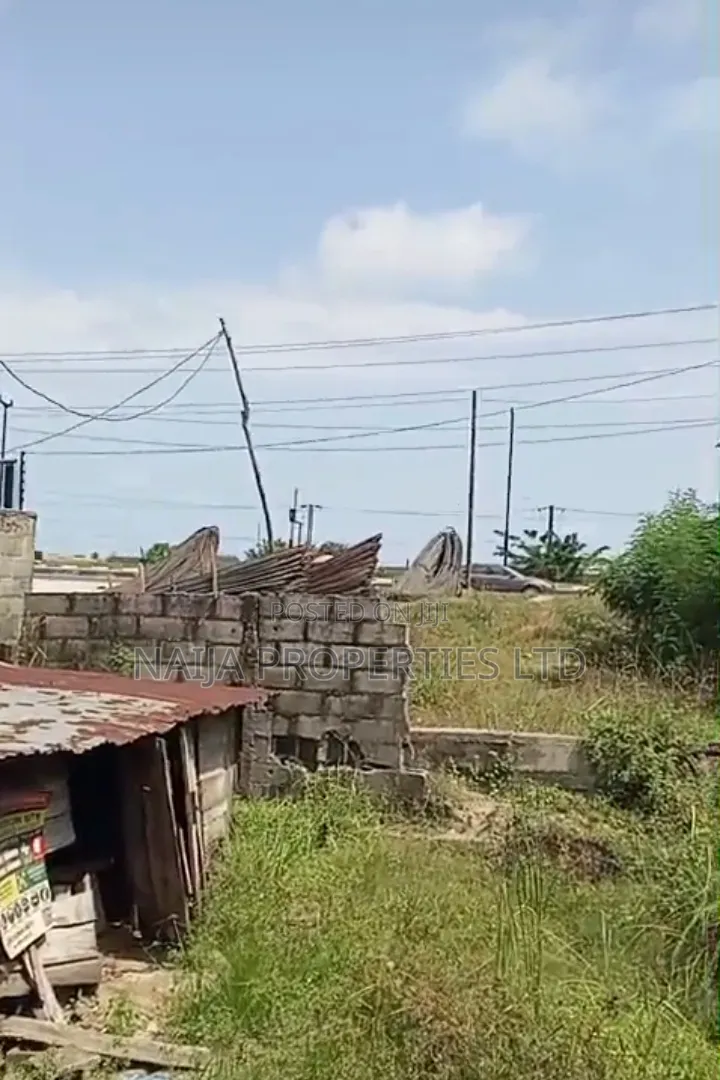 Half Plot of Land Directly on the Express at Abijo, Lekki-Ajah for Sale in Abijo