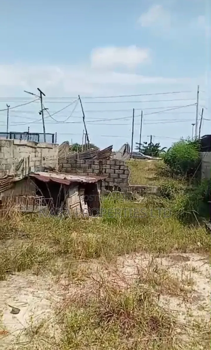 Half Plot of Land Directly on the Express at Abijo, Lekki-Ajah for Sale in Abijo