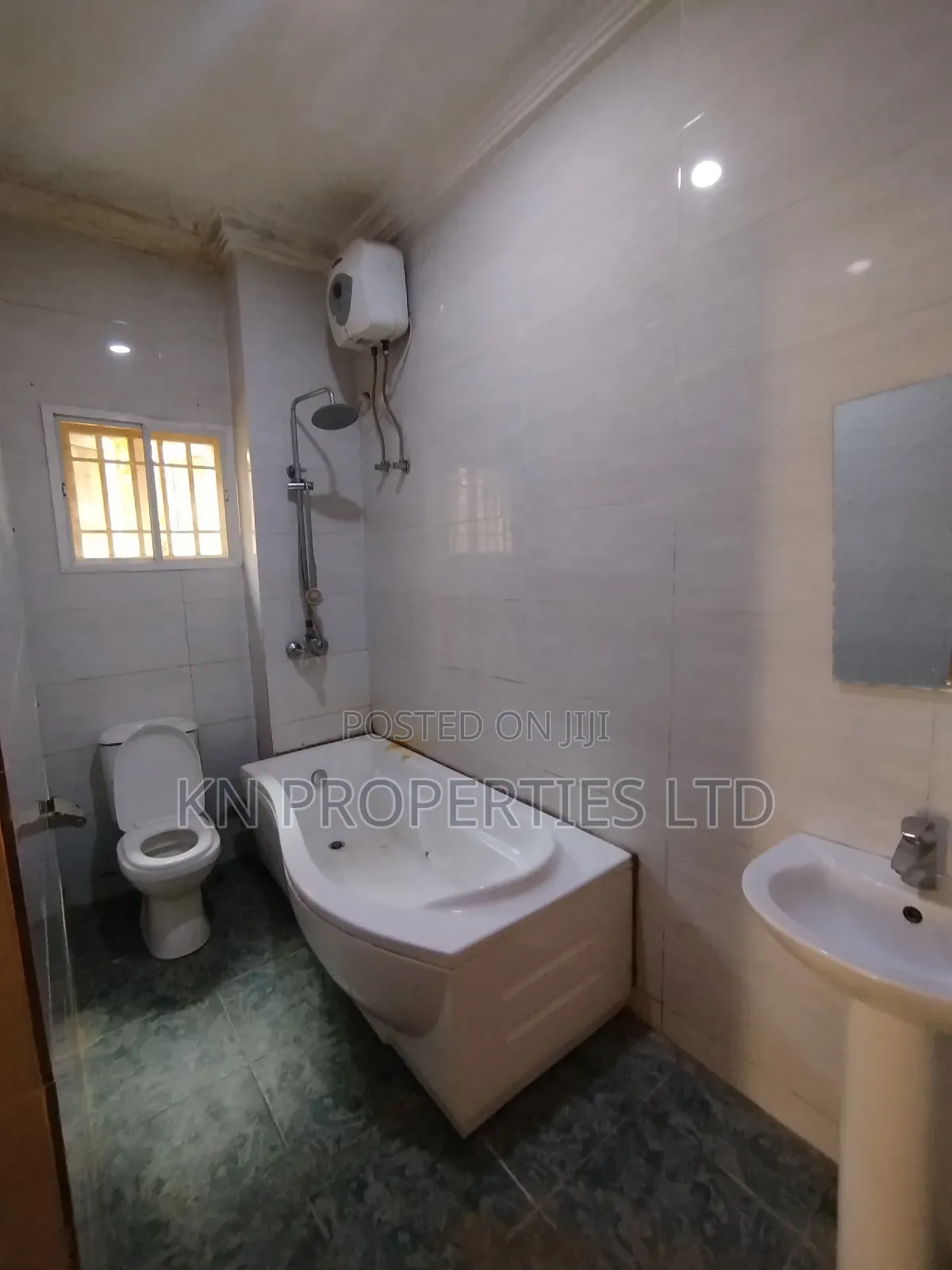3bdrm Block of Flats in Kaura for rent in Kaura