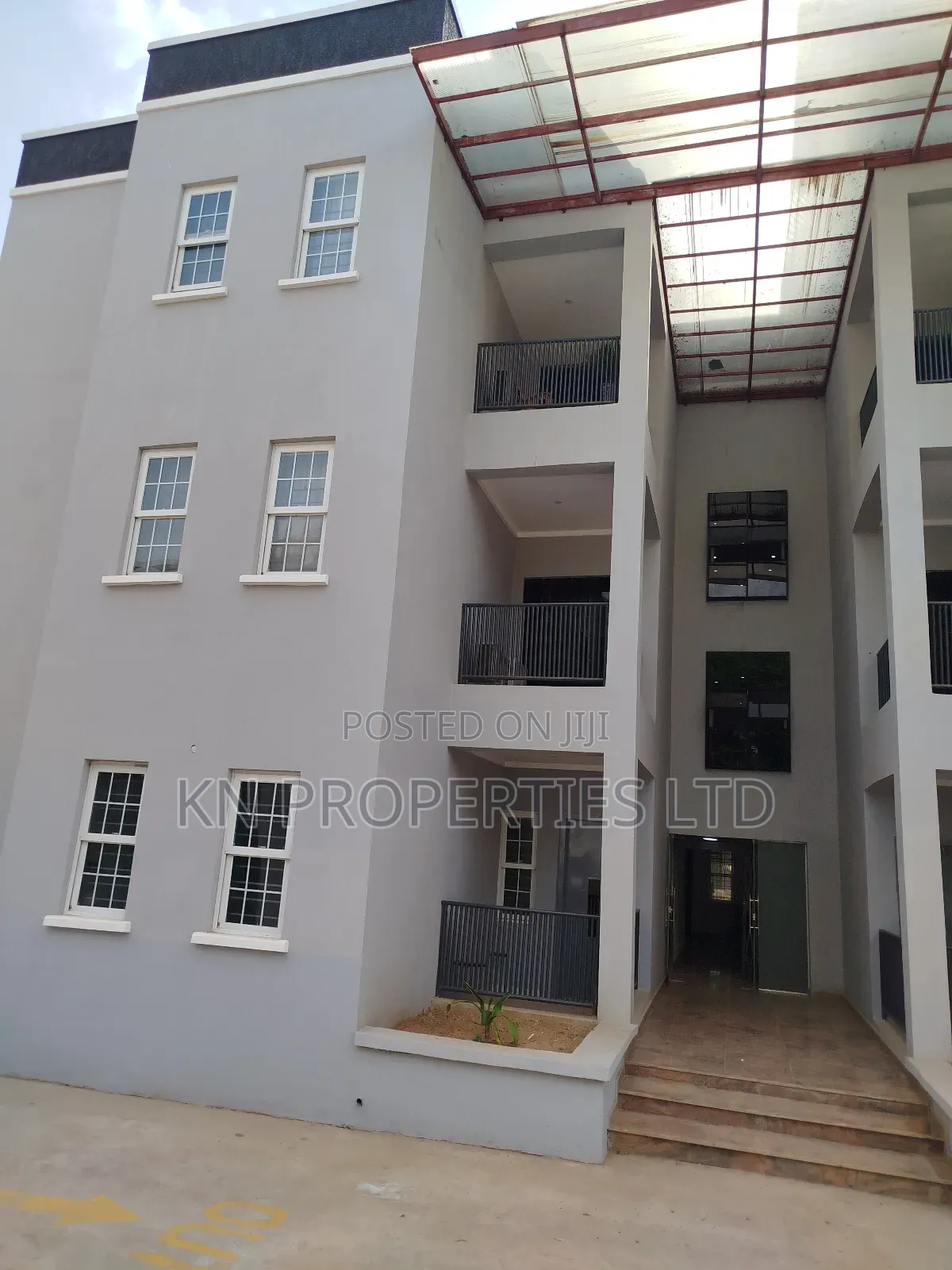 3bdrm Apartment in Kaura for rent in Kaura