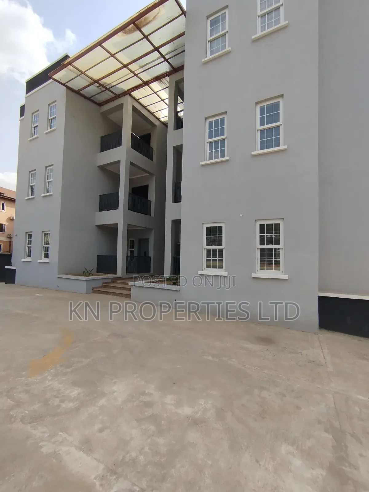 3bdrm Apartment in Kaura for rent in Kaura