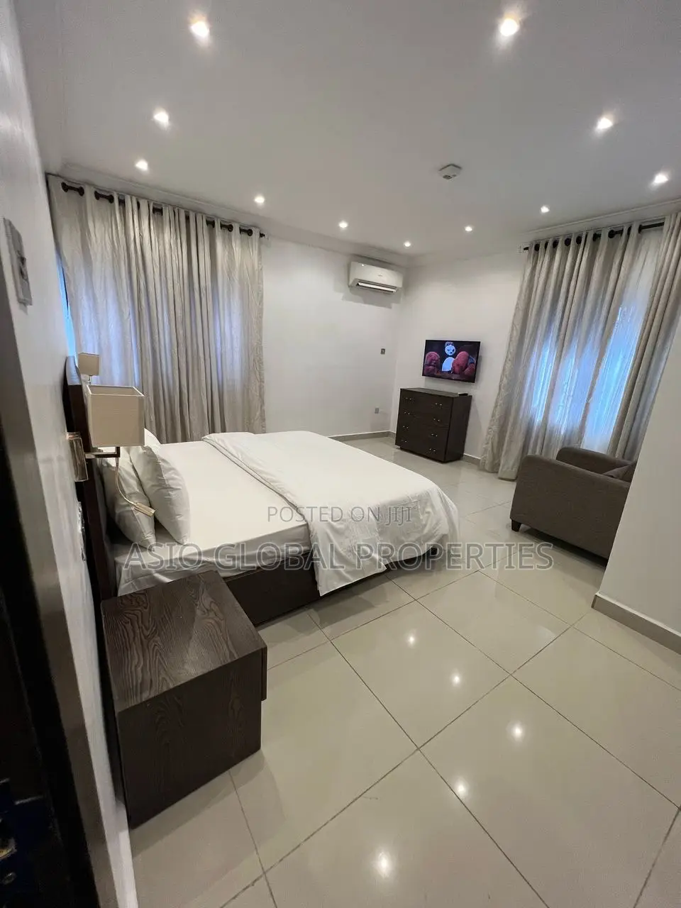 3-Bedroom Luxury Apartment With Pool at Lekki Phase 1 in Lekki Phase 1