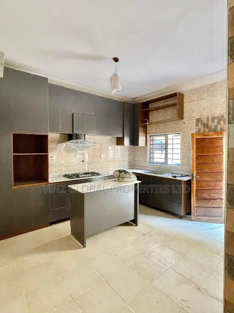 5bdrm Duplex in Lekki for rent in Lekki