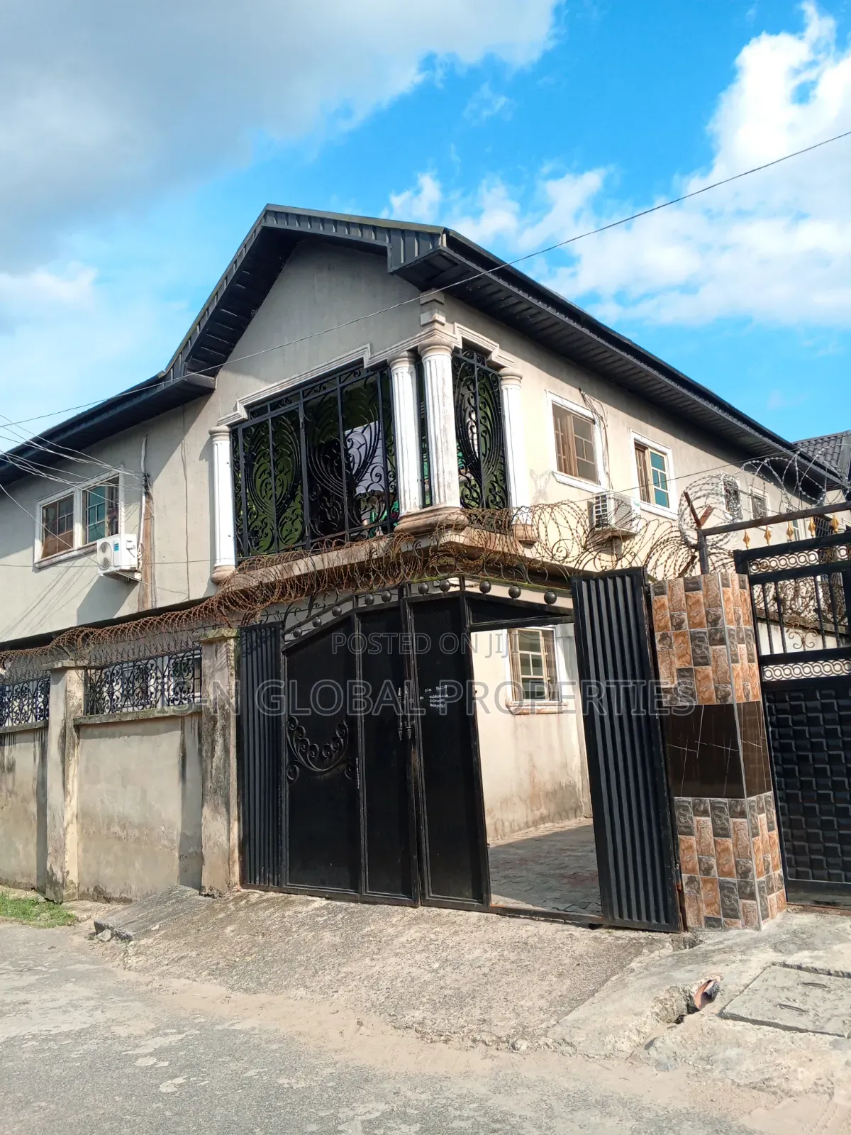 2bdrm Block of Flats in Warri for sale in Warri