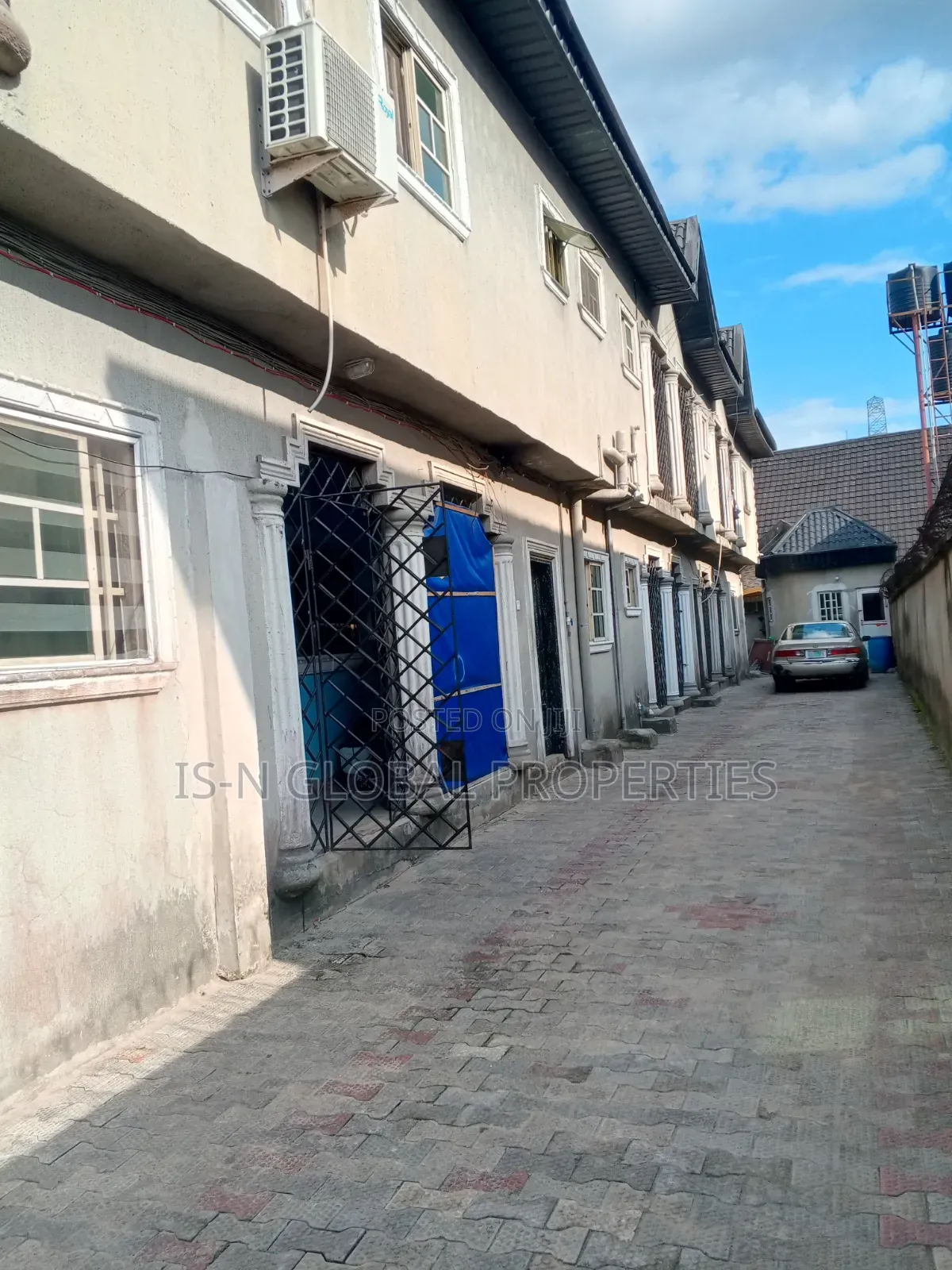 2bdrm Block of Flats in Warri for sale in Warri