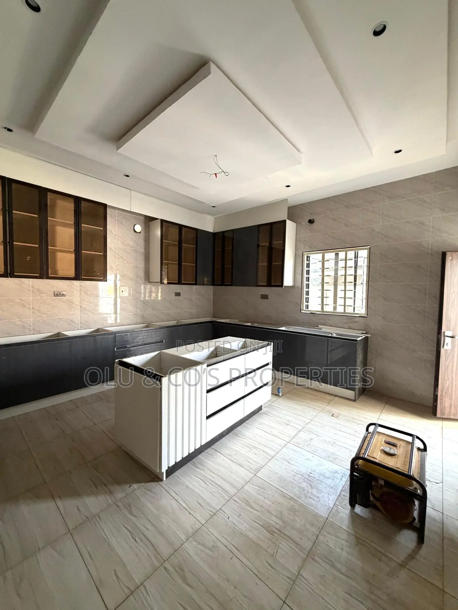 5bdrm Mansion in Gwarinpa for sale in Gwarinpa